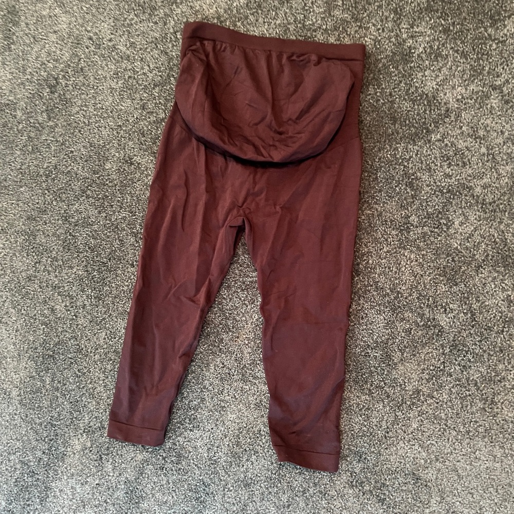 Maternity capri leggings
